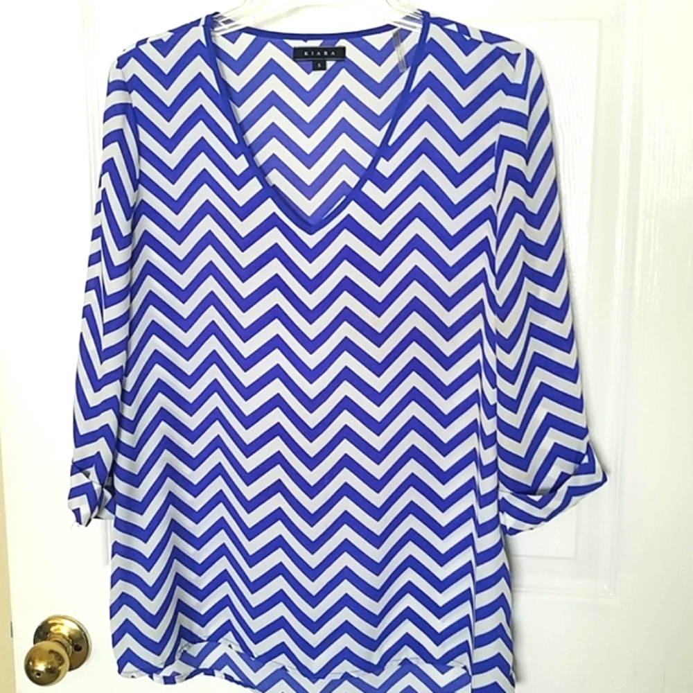 Kiara, 0011, blue and white Chevron top, size S - Picture 2 of 6